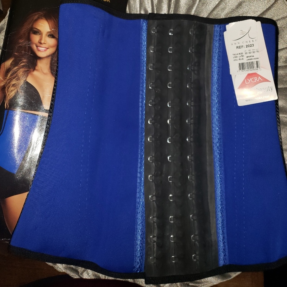 Ann Chery Latex Classic Sport